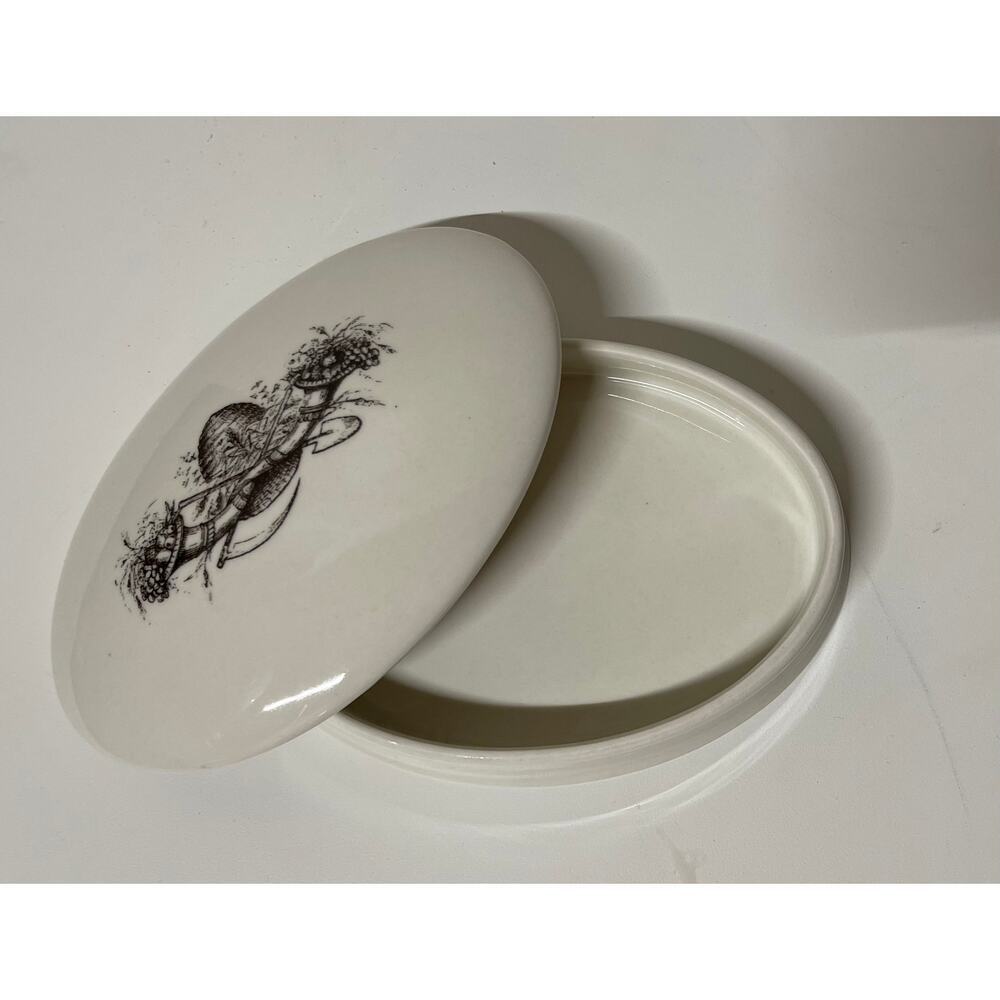 NWT Mary Carol Oval Ivory & Black Porcelain Trinket Box